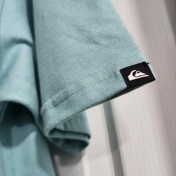 ❤️NWT❤️ Quiksilver Men's Light Blue Short Sleeve Tee - Picture 6 of 8